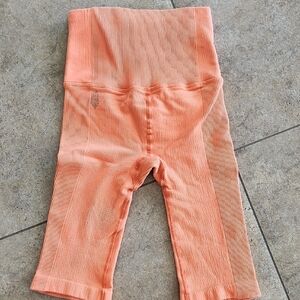 ✨ FP Movement by Free People Coral Capri Leggings Athletic Cropped Yoga Pants ✨
